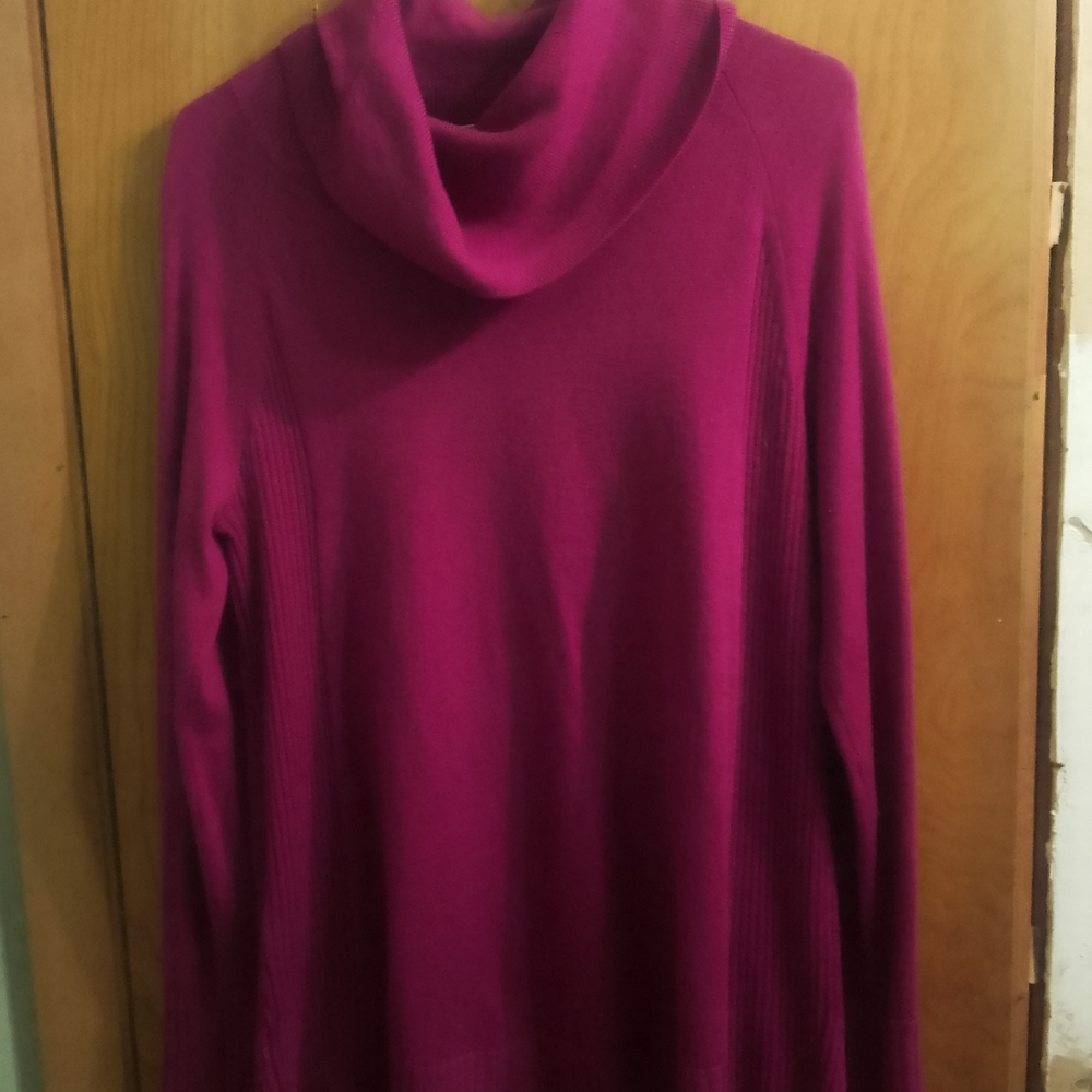 Woman's Purple Pullover Long Sleeve Cowl Neck Sweater Size Medium 17" X 29"